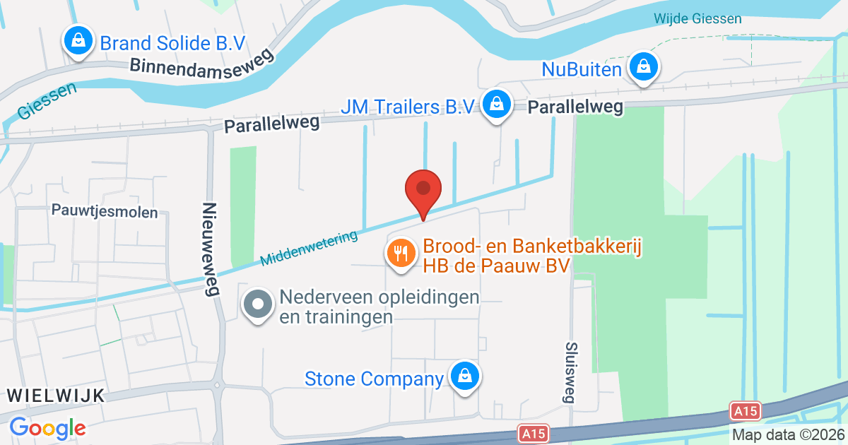 Brand in heg en tuinhuis